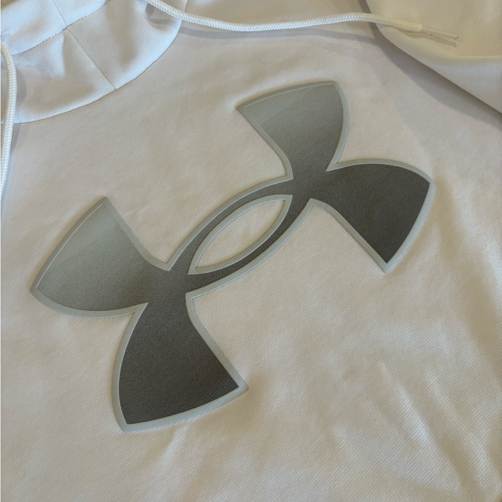 NWOT Under Armour Sweatshirt
